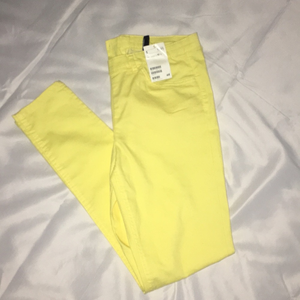 HM yellow pants